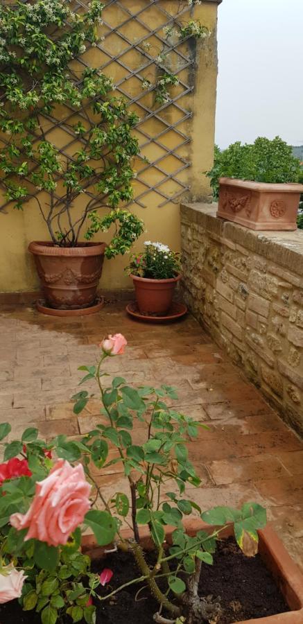 B&B Palazzo Al Torrione 2 Сан-Джиминьяно Экстерьер фото