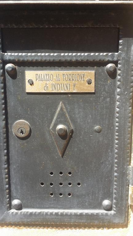 B&B Palazzo Al Torrione 2 Сан-Джиминьяно Экстерьер фото