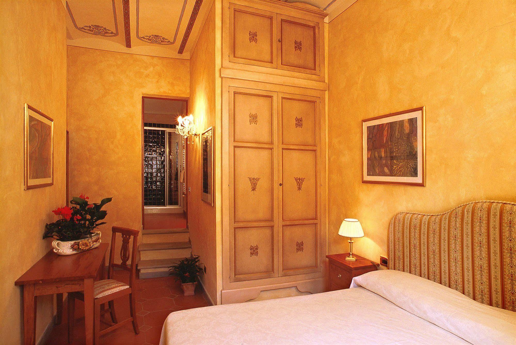 B&B Palazzo Al Torrione 2 Сан-Джиминьяно Экстерьер фото